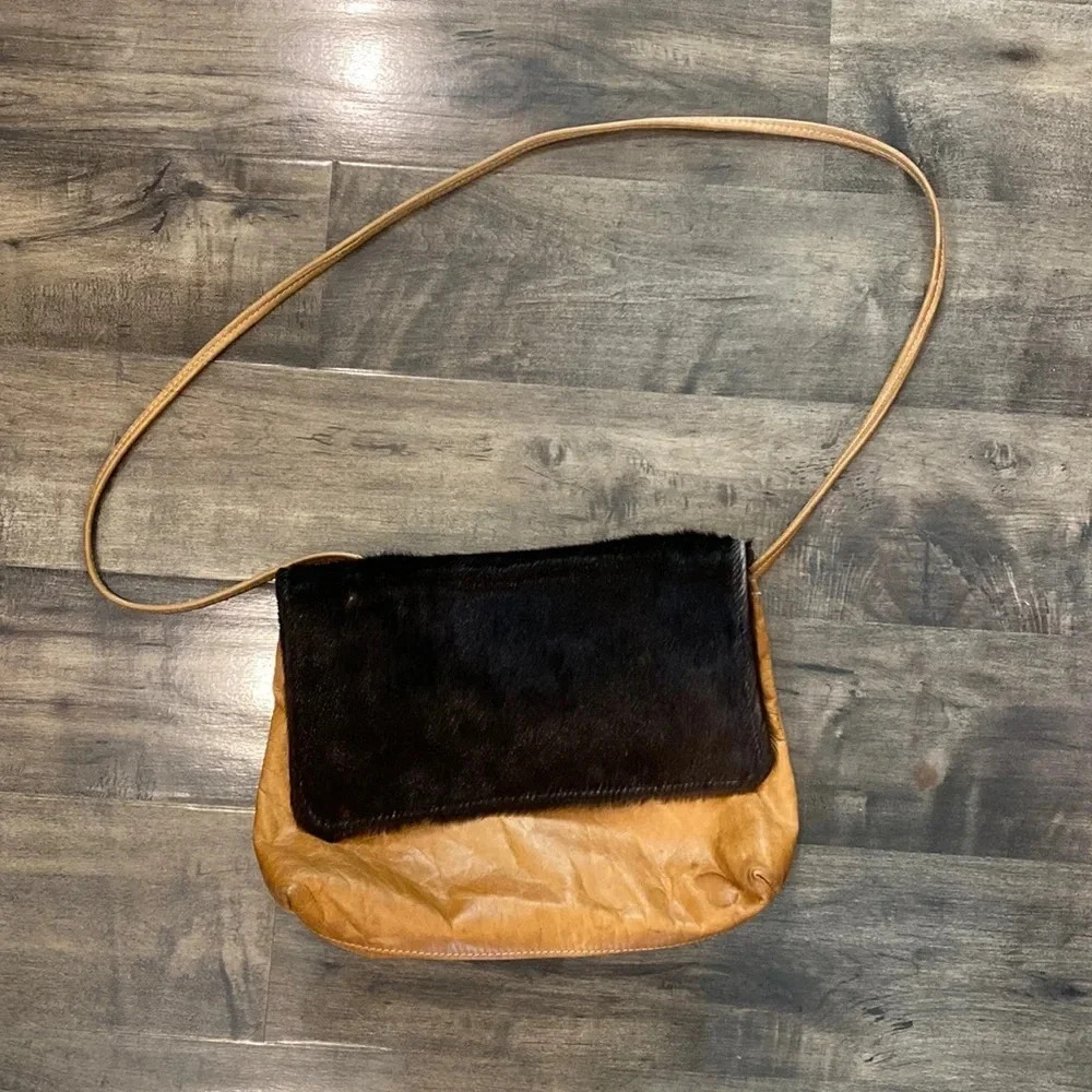 Ceri Hoover camel leather crossbody bag